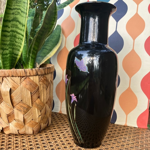 Vintage Japanese Lacquered Black Iris Vase w/Gold Trim - Picture 5 of 14